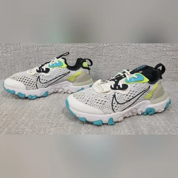 Nike React Vision Worldwide Boy's Size 6Y White Running Sneakers CV8965-100