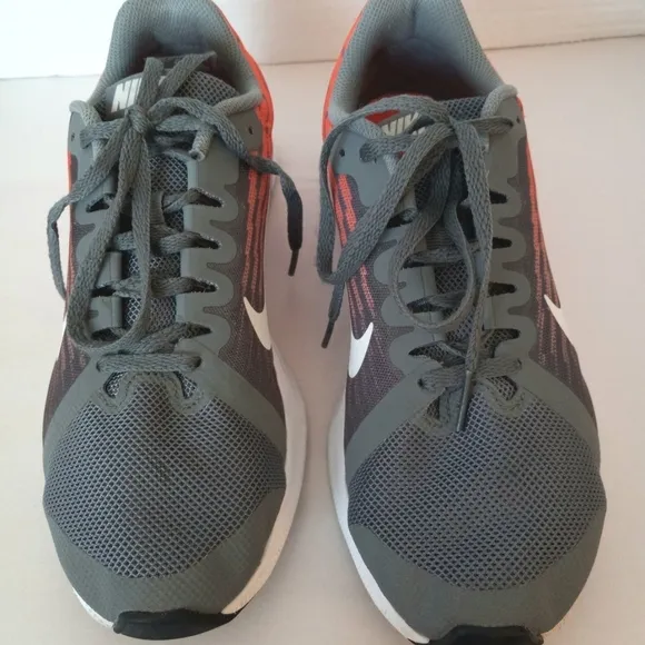Nike Red and Gray Sneakers Dynamic Sporty Design