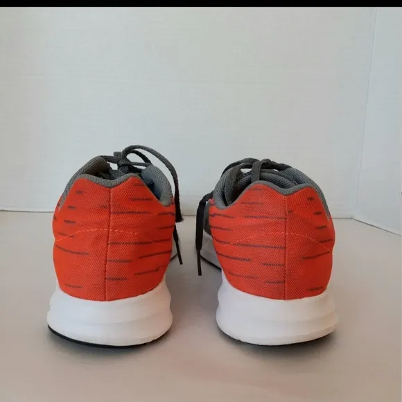 Nike Red and Gray Sneakers Dynamic Sporty Design