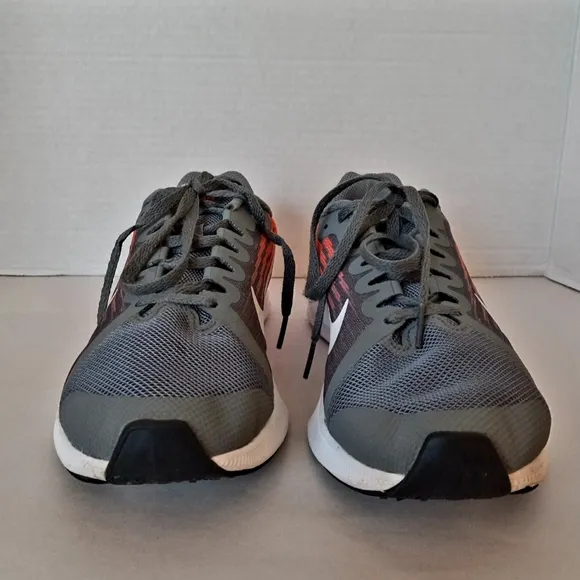 Nike Red and Gray Sneakers Dynamic Sporty Design