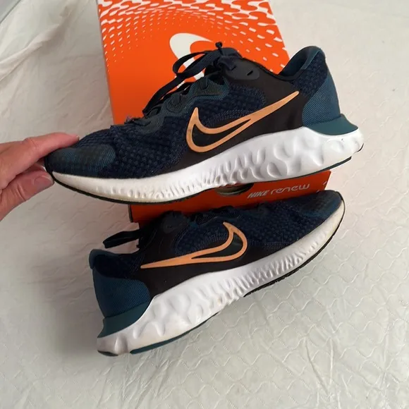Nike Renew Run running sneakers black teal blue 7.5