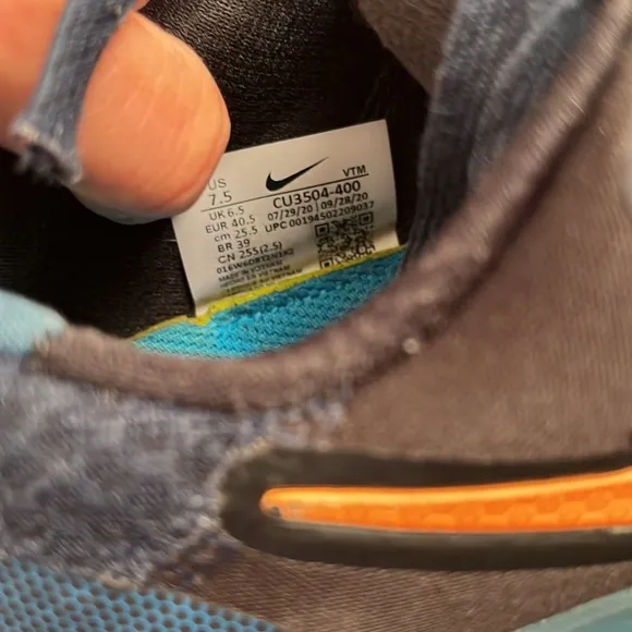 Nike Renew Run running sneakers black teal blue 7.5