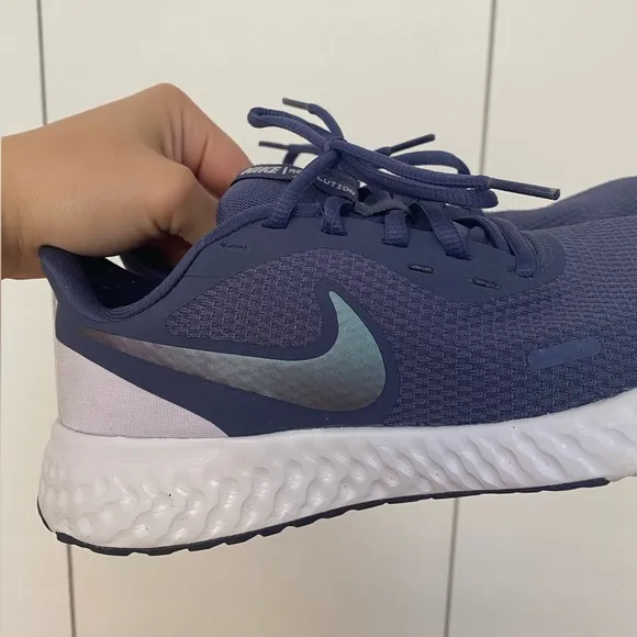 Nike - Revolution 5 Running Shoes in Sanded Purple/Dark Grey Amethyst - Size 7