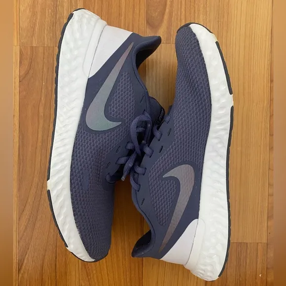 Nike - Revolution 5 Running Shoes in Sanded Purple/Dark Grey Amethyst - Size 7
