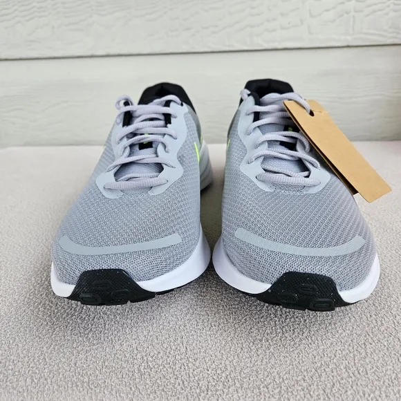 Nike Revolution 7 Running Athletic Sneakers Men SZ 13 Wolf Grey Volt FB2207 002
