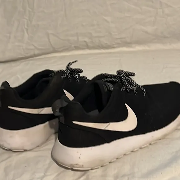 Nike Roshe One Black Running Shoe Sneakers Size 10