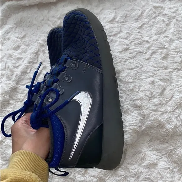 Nike roshe sneakers