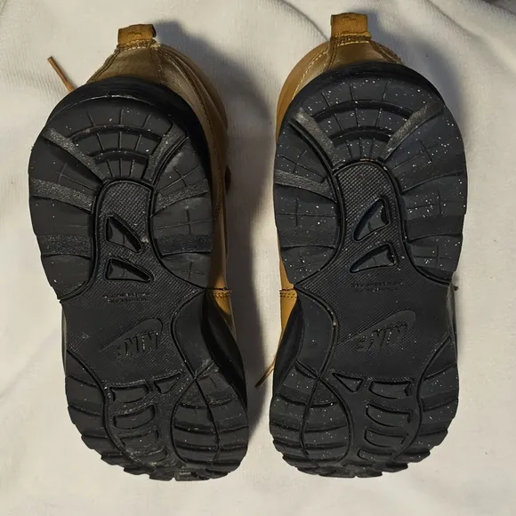 Nike Shoes, Nike Boots, Manoa, Wheat/Tan and Black, Big Kid's Size 6, EUC