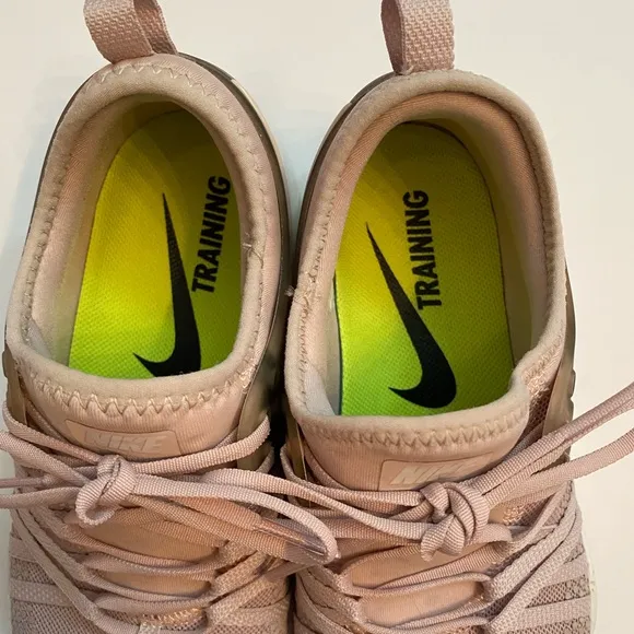 NIKE SHOES SNEAKERS PINK GRAY TRAINING SWOOSH Size 6