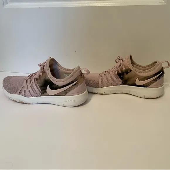 NIKE SHOES SNEAKERS PINK GRAY TRAINING SWOOSH Size 6