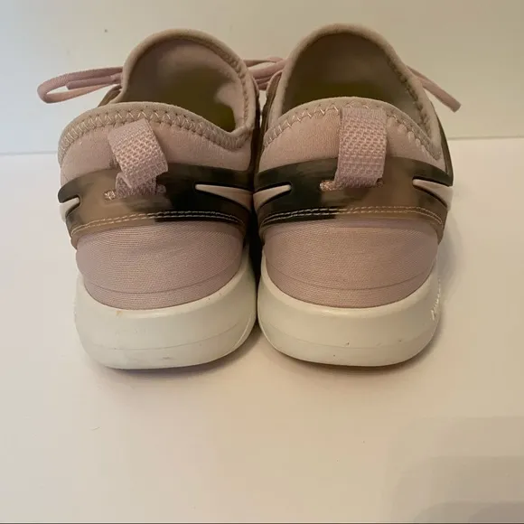 NIKE SHOES SNEAKERS PINK GRAY TRAINING SWOOSH Size 6