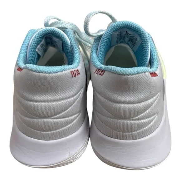 Nike Shoes Youth Size 5.5 Kyrie Flytrap V Lace Up Basketball Sneakers DD0340-102
