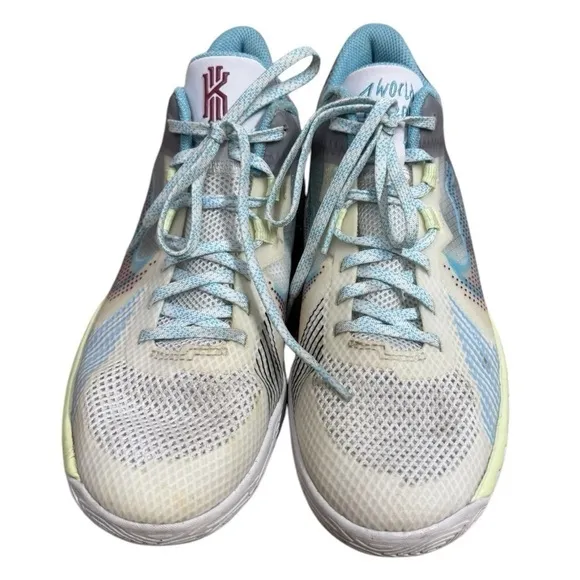 Nike Shoes Youth Size 5.5 Kyrie Flytrap V Lace Up Basketball Sneakers DD0340-102