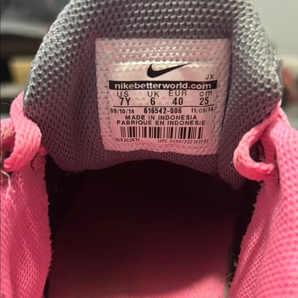 Nike Shox rare pink and gray. The size is 7Y