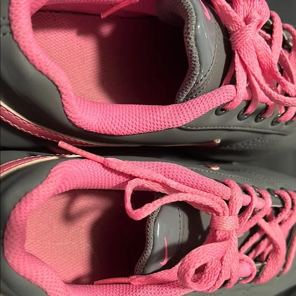 Nike Shox rare pink and gray. The size is 7Y