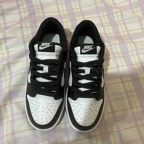 Nike Simple Black And White Sneakers