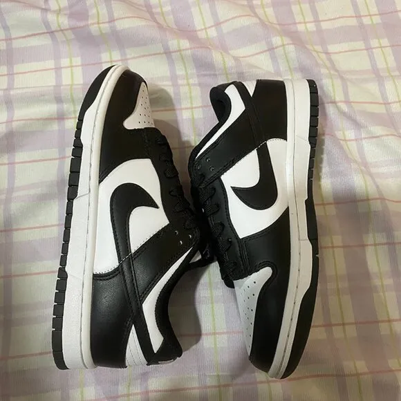 Nike Simple Black And White Sneakers