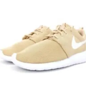 Nike sneakers, Nike Roshe one sneakers tan, Size 9