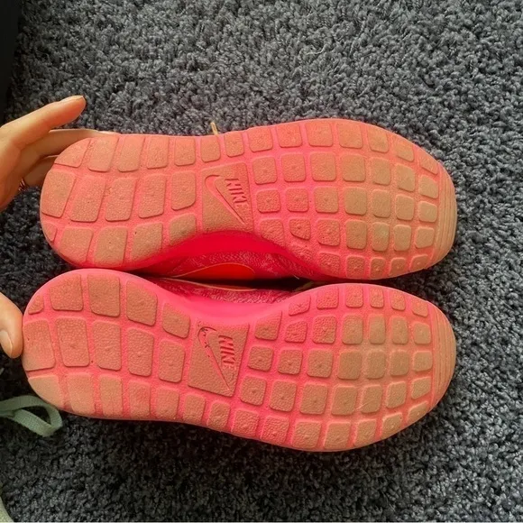 𝅺NIKE Sneakers Youth Size 6 Pink Orange Neon Running