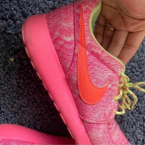 𝅺NIKE Sneakers Youth Size 6 Pink Orange Neon Running