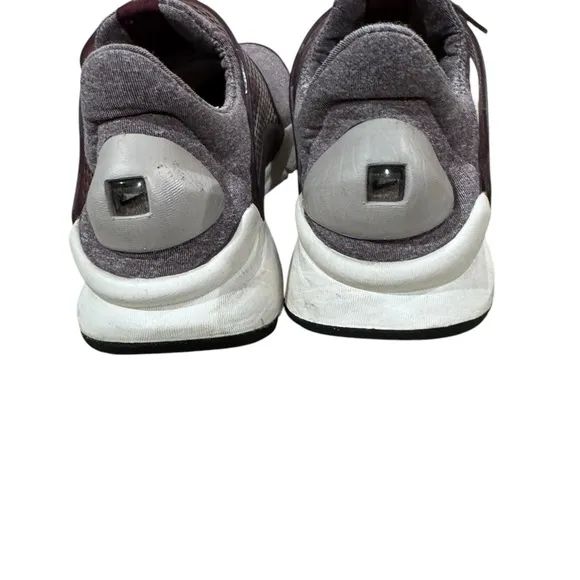Nike Sock Dart Woman’s Maroon Slip-On Shoes. Size 8