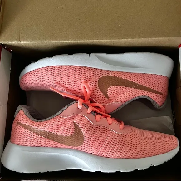 Nike Tanjun Running Sneakers