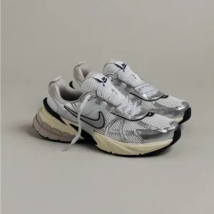 Nike V2K Run Women's Running Shoes Sneakers White Metallic Silver FD0736-100