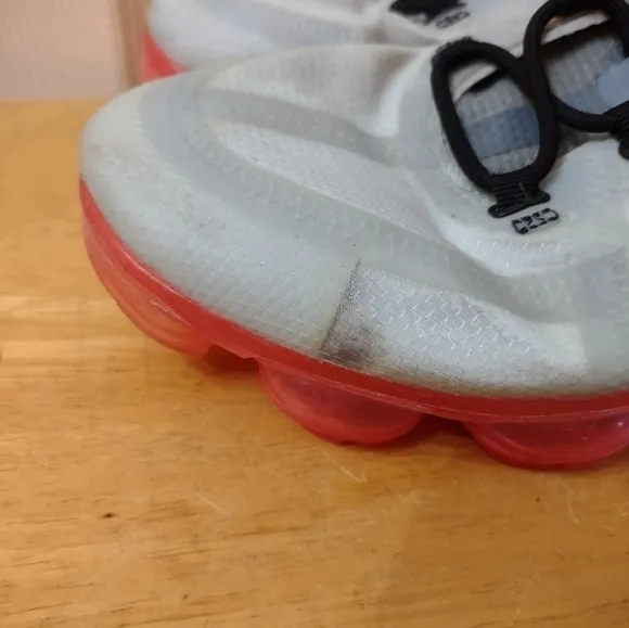 Nike VaporMax 2019 Retro men's size 8 sneakers shoes multi colored soles