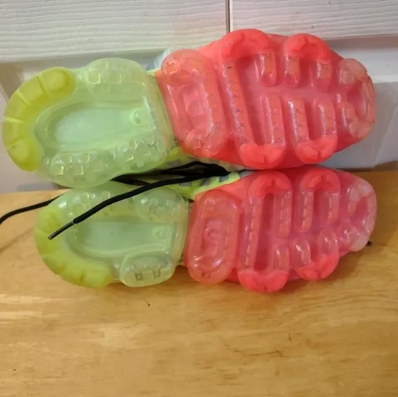 Nike VaporMax 2019 Retro men's size 8 sneakers shoes multi colored soles