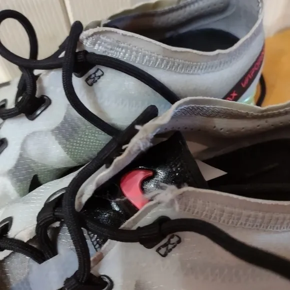 Nike VaporMax 2019 Retro men's size 8 sneakers shoes multi colored soles