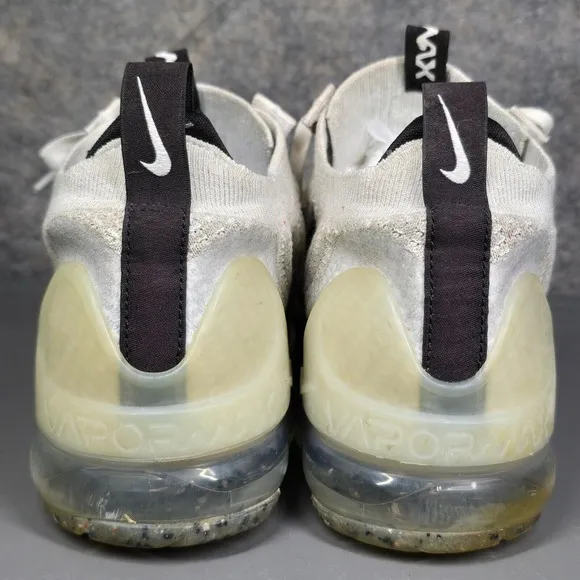 Nike Vapormax Flyknit Men's‎ Sneakers 10 Monochrome White Black Shoes DH4084-100