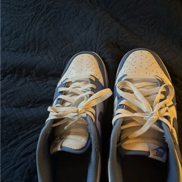 Nike White and Blue Sneakers Classic Low-Top Design