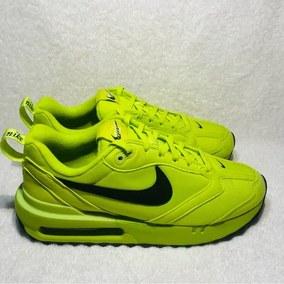 Nike Womens Air Max Dawn Atomic Green Running Shoes Sneakers Casual Size 9.5