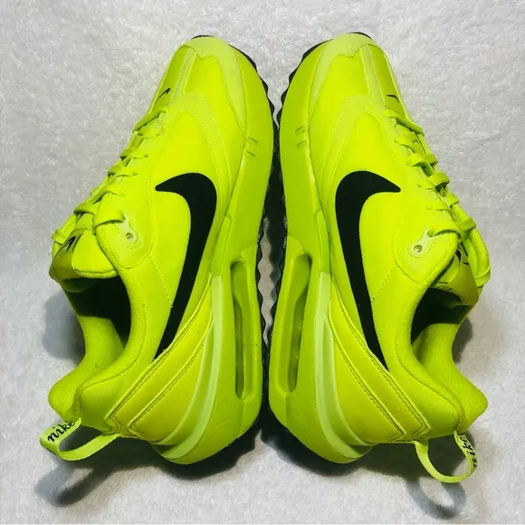 Nike Womens Air Max Dawn Atomic Green Running Shoes Sneakers Casual Size 9.5
