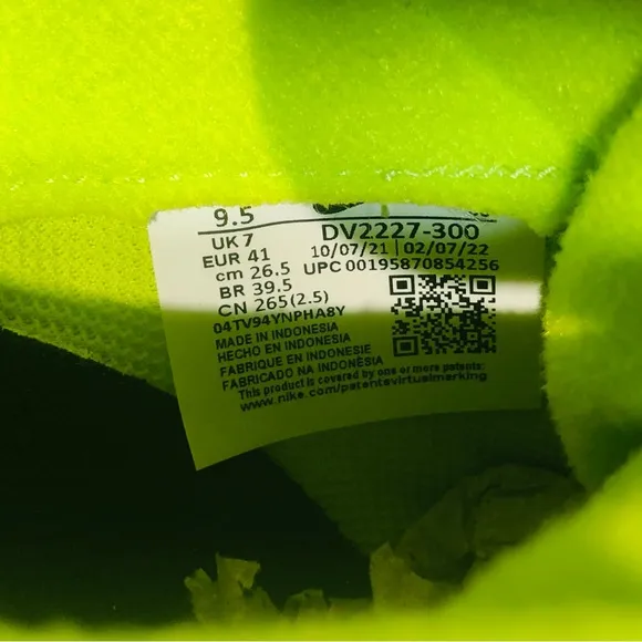 Nike Womens Air Max Dawn Atomic Green Running Shoes Sneakers Casual Size 9.5