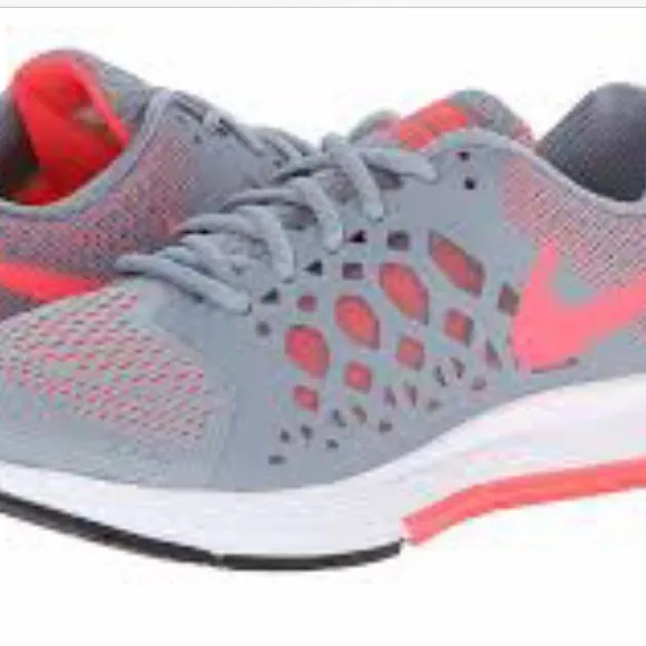 NIKE WOMENS AIR ZOOM PEGASUS SIZE 7