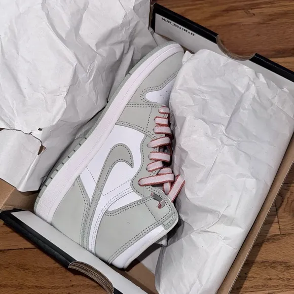 Nike Women's High-Top Sneakers - White and Gray
