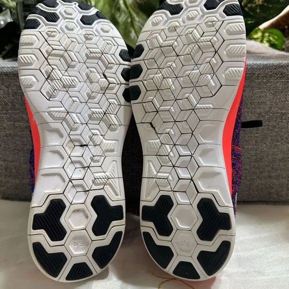 Nike Womens WMNS Free TR Flynkit Black/White/Racer Blue-Crimson 718785-002
