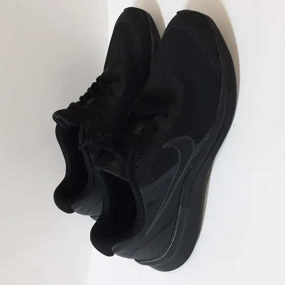 Nike Youth Star Runner 3 Road Running sneakers Black 6.5Y performance unisex