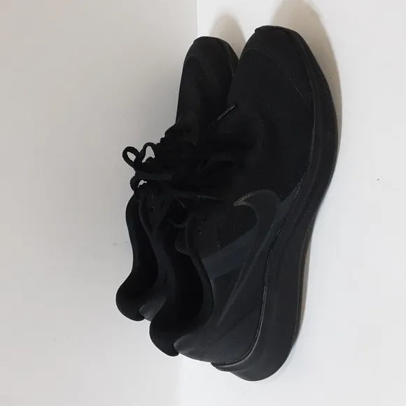 Nike Youth Star Runner 3 Road Running sneakers Black 6.5Y performance unisex