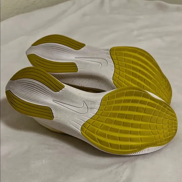 NIKE ZOOM FLY  3 Women's Sneakers