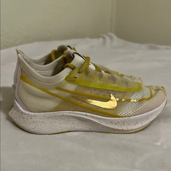 NIKE ZOOM FLY  3 Women's Sneakers