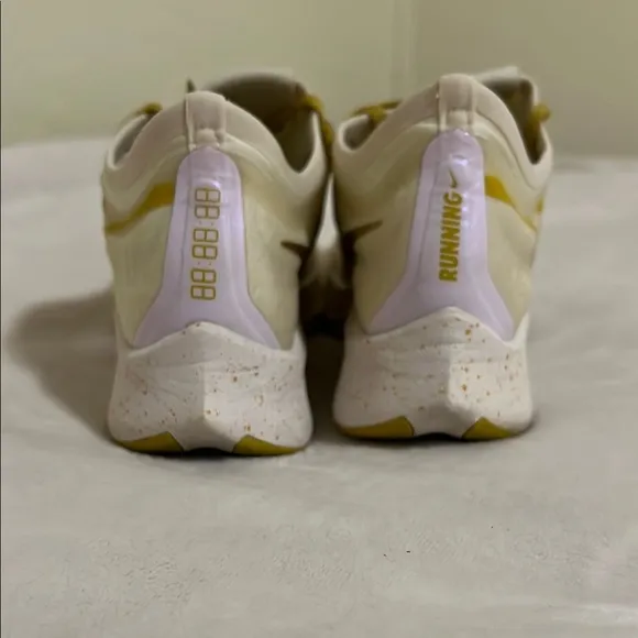 NIKE ZOOM FLY  3 Women's Sneakers