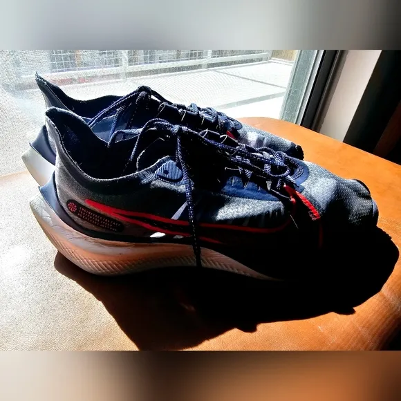 Nike Zoom Gravity Mens size 9.5 Running Trainers Sneakers Shoes