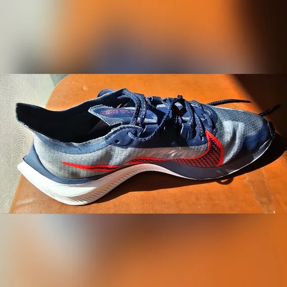 Nike Zoom Gravity Mens size 9.5 Running Trainers Sneakers Shoes