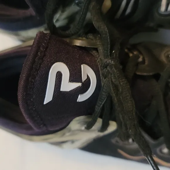 Nike Zoom PG sneakers black and gold sz 10