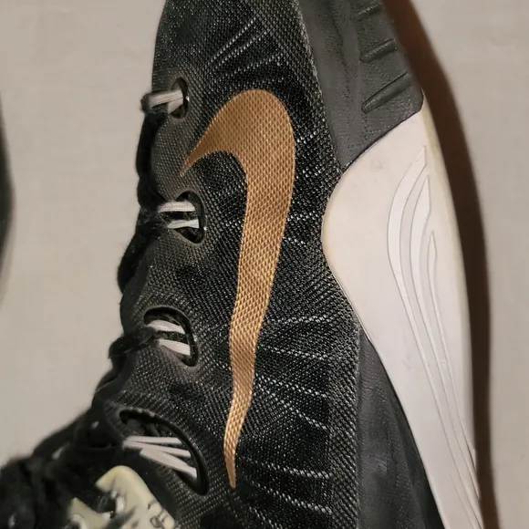 Nike Zoom PG sneakers black and gold sz 10