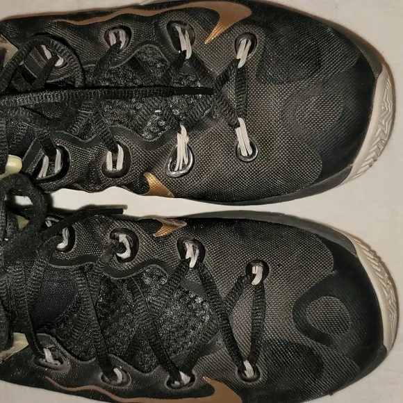 Nike Zoom PG sneakers black and gold sz 10