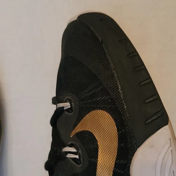 Nike Zoom PG sneakers black and gold sz 10