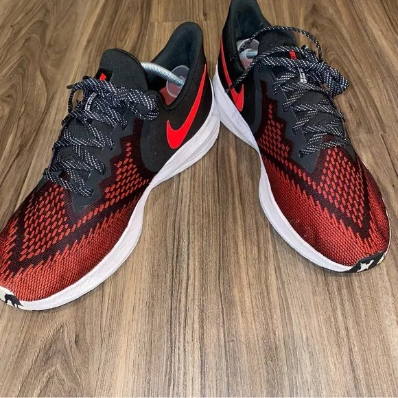 Nike Zoom Winflow Athletic Running Sneakers Size 11.5 AQ7497-010 Red Black White